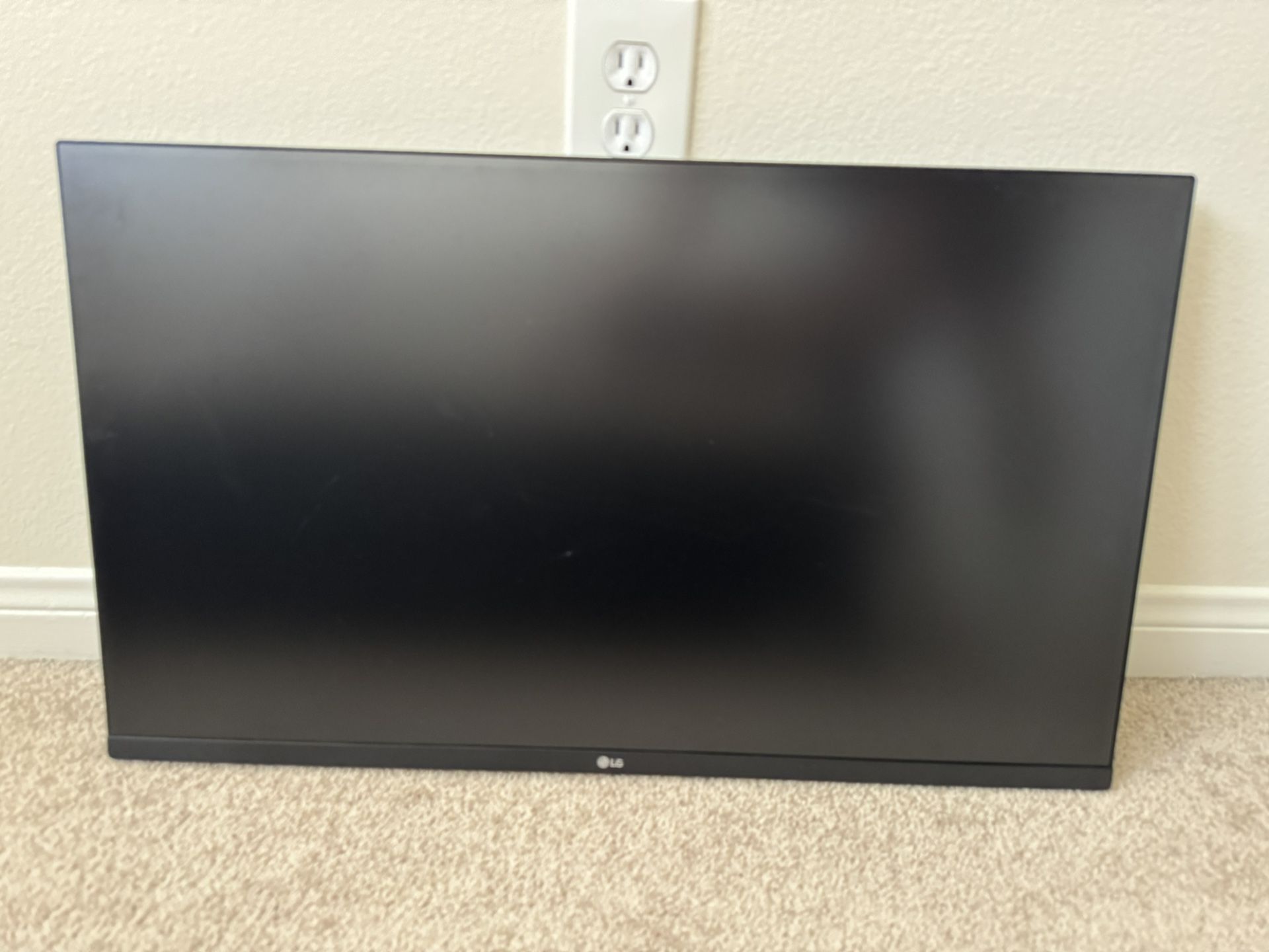 LG 32” Monitor - 32QN600