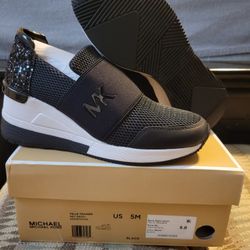 Michael Kors Shoes  SIZE 5 