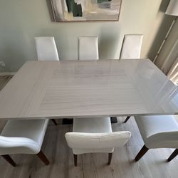 Dania Dining Room table And Chairs 