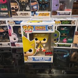 Funko Pop Sonic the Hedgehog - Super Sonic AAA Anime Exclusive # 923 + PROTECTOR