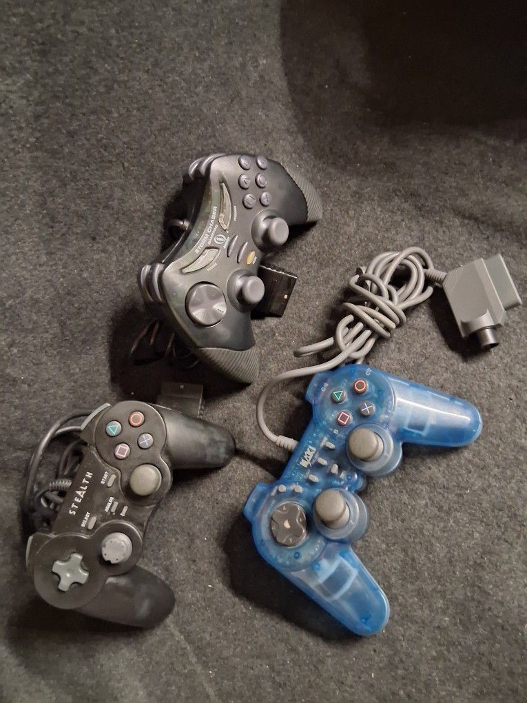 3 Ps2 Controllers Playstation 1 & 2