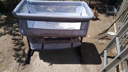Baby Bassinet with Storage and Wheels