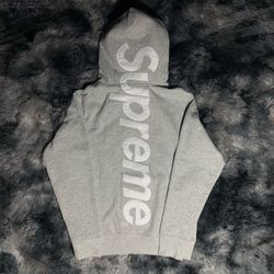 Supreme Hoodie (FITS SMALL)
