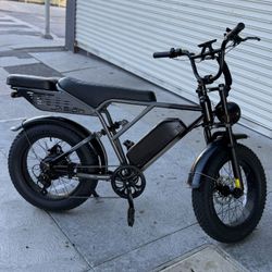 RETROVOLT PRO EBIKE PEAK 2000W -TOP SPEED 38MPH-RANGE 90 MILES-HYDRAULIC SYSTEM BRAKES-EXTRA SEAT