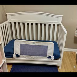 Crib/ Toddler Bed Delta Children’s