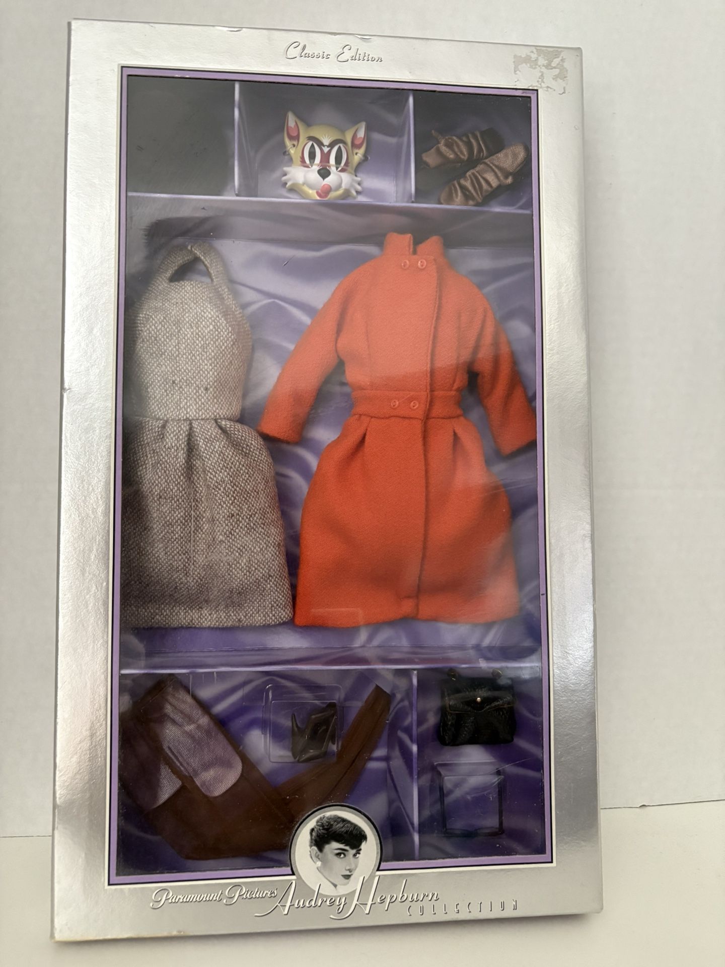 Breakfast At Tiffany’s Cat mask outfit -new