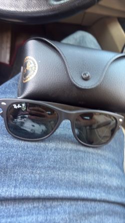 Ray-Ban Wayfarer Sunglasses with Case