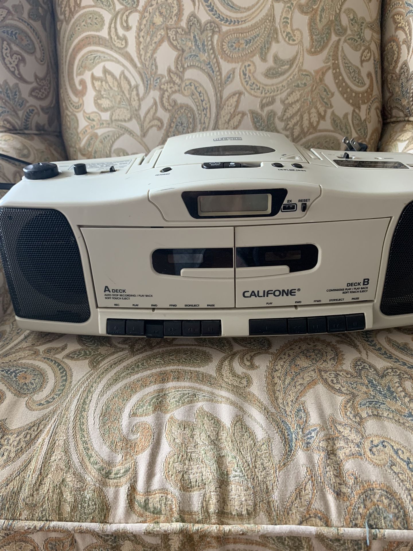 Califone cassette Cd Radio Boombox- Vintage