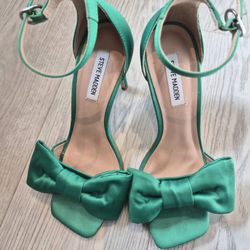Steve Madden Green With Bow Heels 