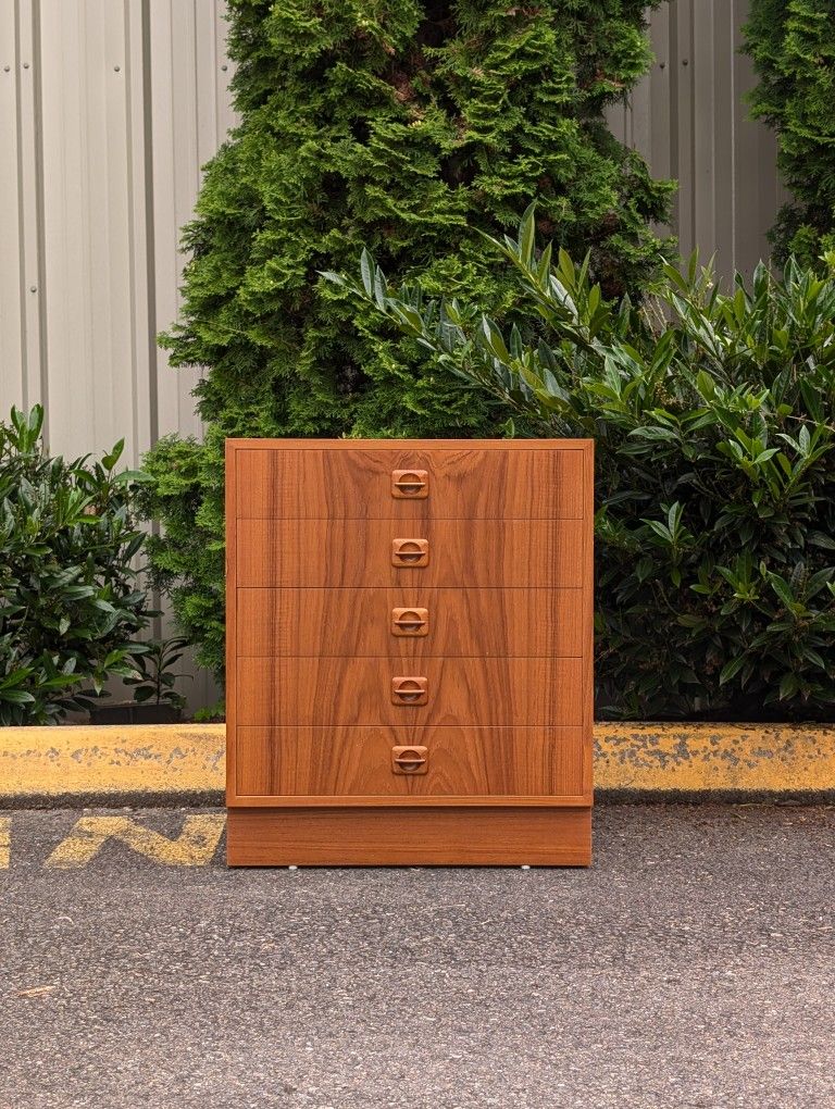 Mid-century Danish Modern Teak Dresser / Nightstand