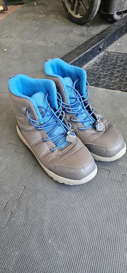 Columbia kids outdoor boot sz6