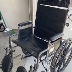 Reclining wheelchair