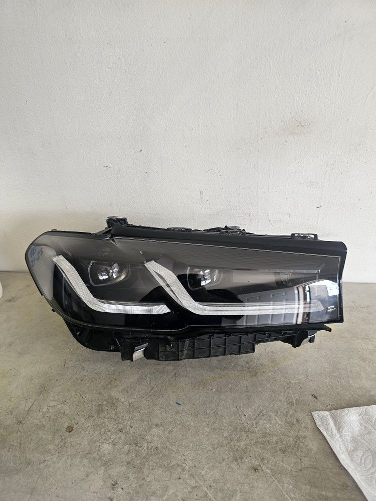 Bmw M5 2021 2022 2023 Right Headlight 
