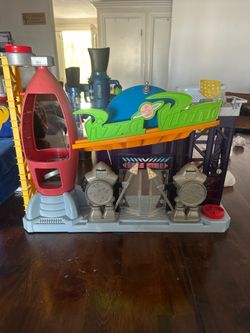 Pizza planet toy