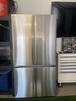 French Door Refrigerator with Thin Door Design