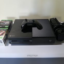 🟦 Xbox One Day One Edition + Kinnect + 2 Chargers + 5 Games