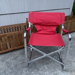 Folding Chairs (new)