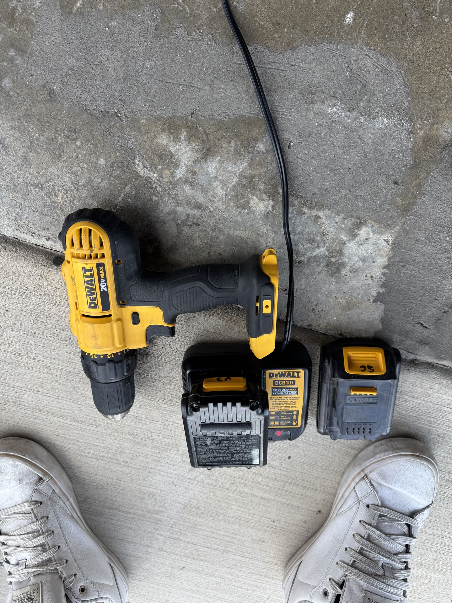 Deeply drill and 2 batteries