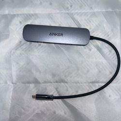 Anker USB C Hub 5-in-1 USB Hub for Laptops, 4K HDMI USB-C Multiport Adapter