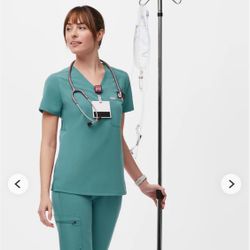 FIGS SCRUB SET SIZE XS SCRUB TOP AND PANTS