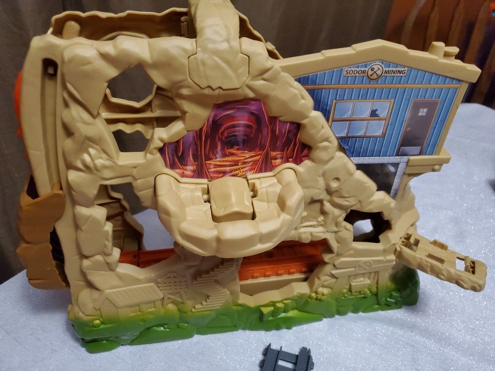 Volcano Drop Thomas Trackmaster