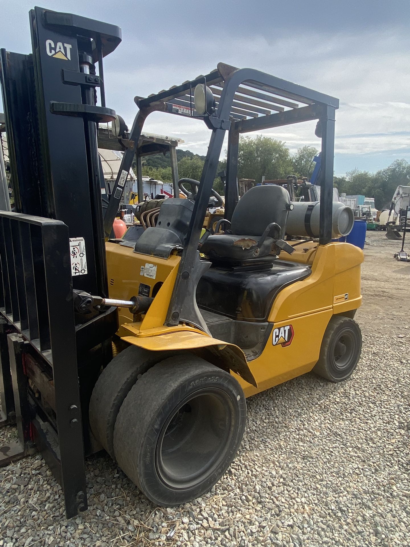 Cat Fork Lift 6000lb