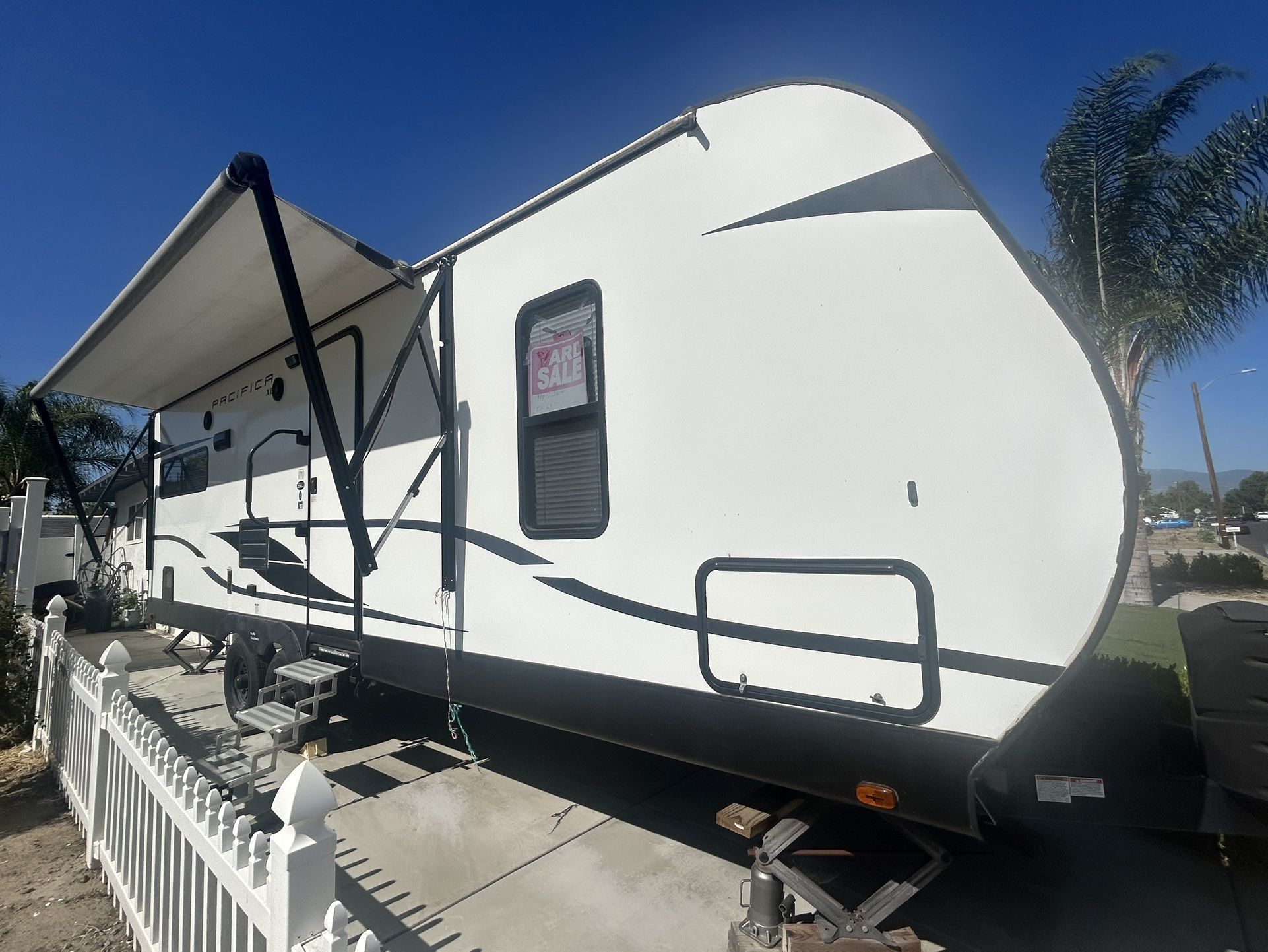 2020 Pacific Coach Works 25RLS RV
