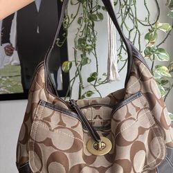 Vintage Coach Ergo Turnlock