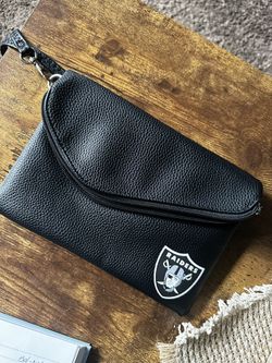 Raiders Clutch