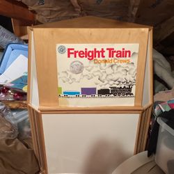 Lakeshore Big Book Stand 