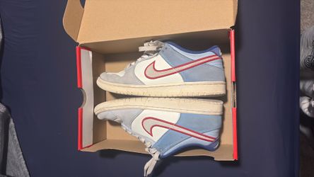 Nike SB Dunk Low Light Blue/White – Size 6Y (Men's 6 / Women's 7.5) – Used w/ Replacement Box