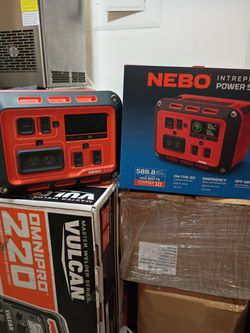 NEBO Intrepid 600 Portable Power Station