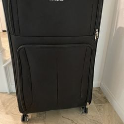 Samsonite Spinner Suitcase