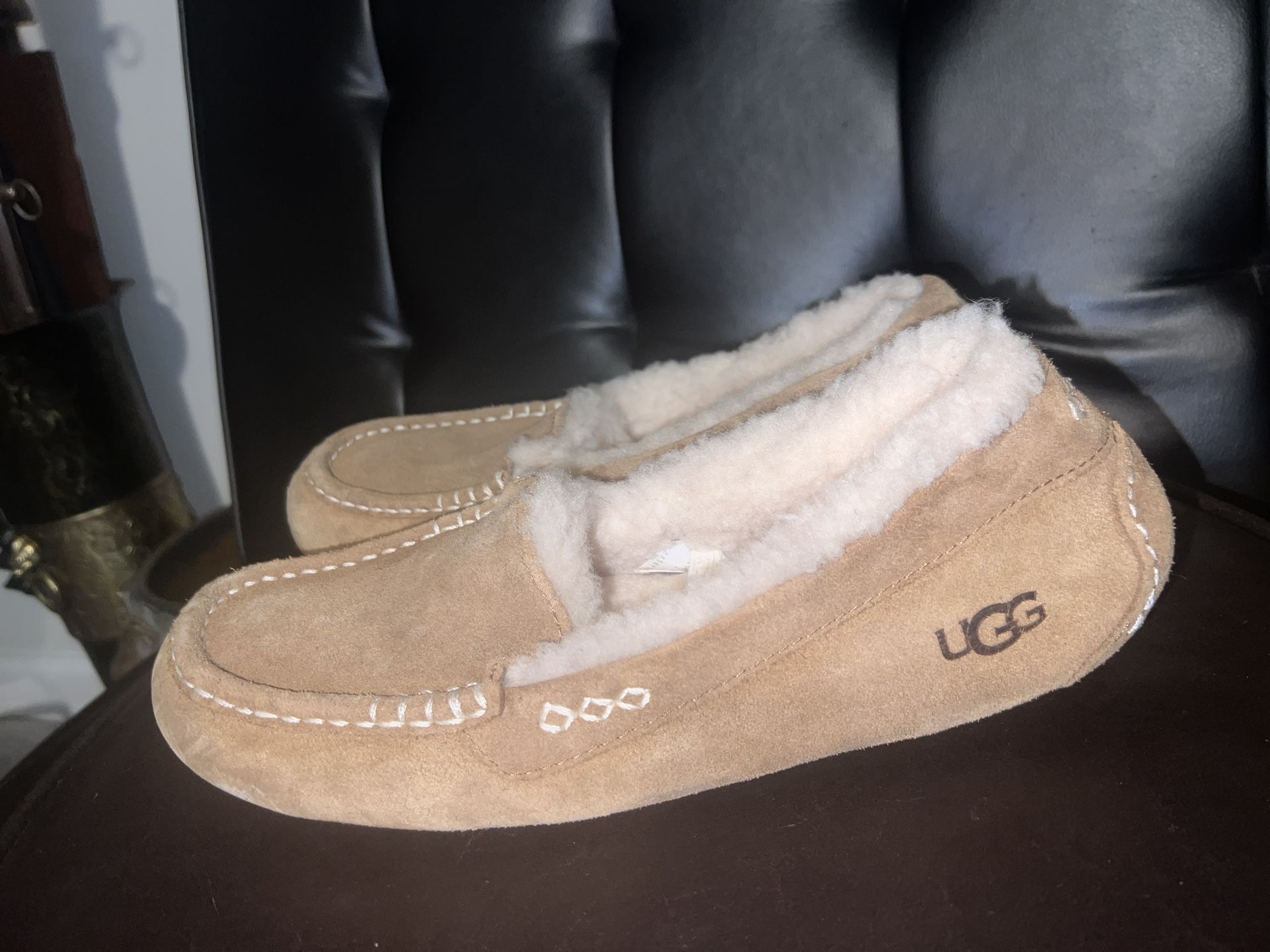 UGG Ansley Sheepskin suede Water-Resistant Wool Lined moccasin Slippers sz 11