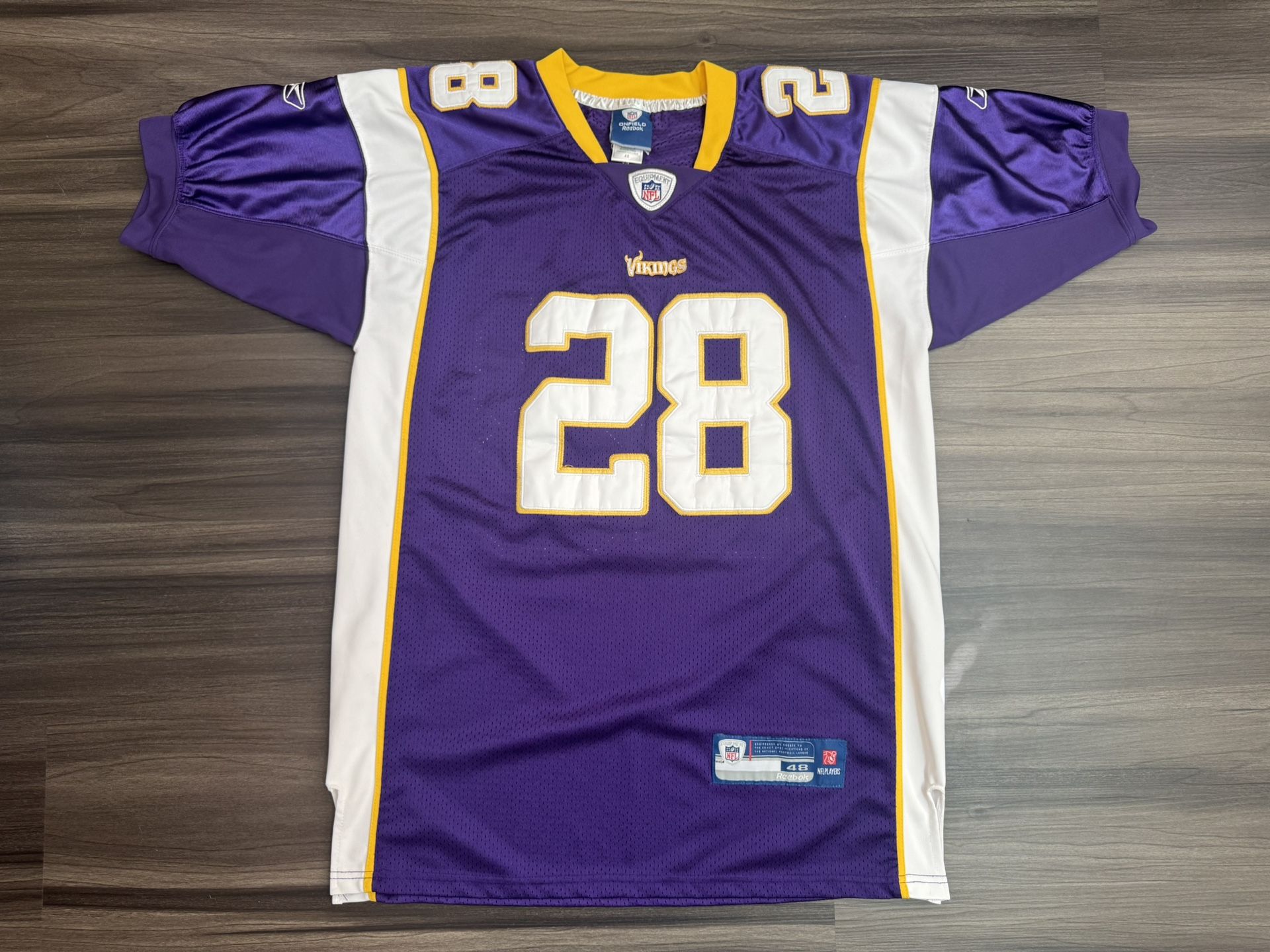 Reebok Minnesota Vikings Adrian Peterson #28 NFL Home Stitched Jersey Men’s 48 L 100% authentic. Signs of wears but good condition. The product is