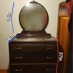 Vintage dresser with mirror