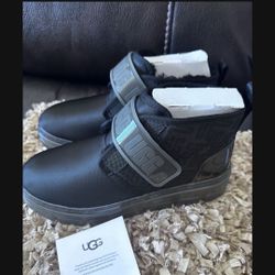 UGG SIZE 8 New Original 