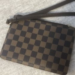 Women’s Wristlet Purse