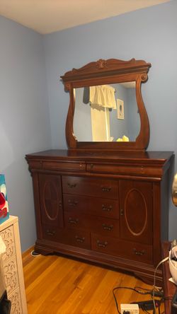 Bedroom dresser