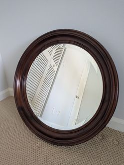Round mirror