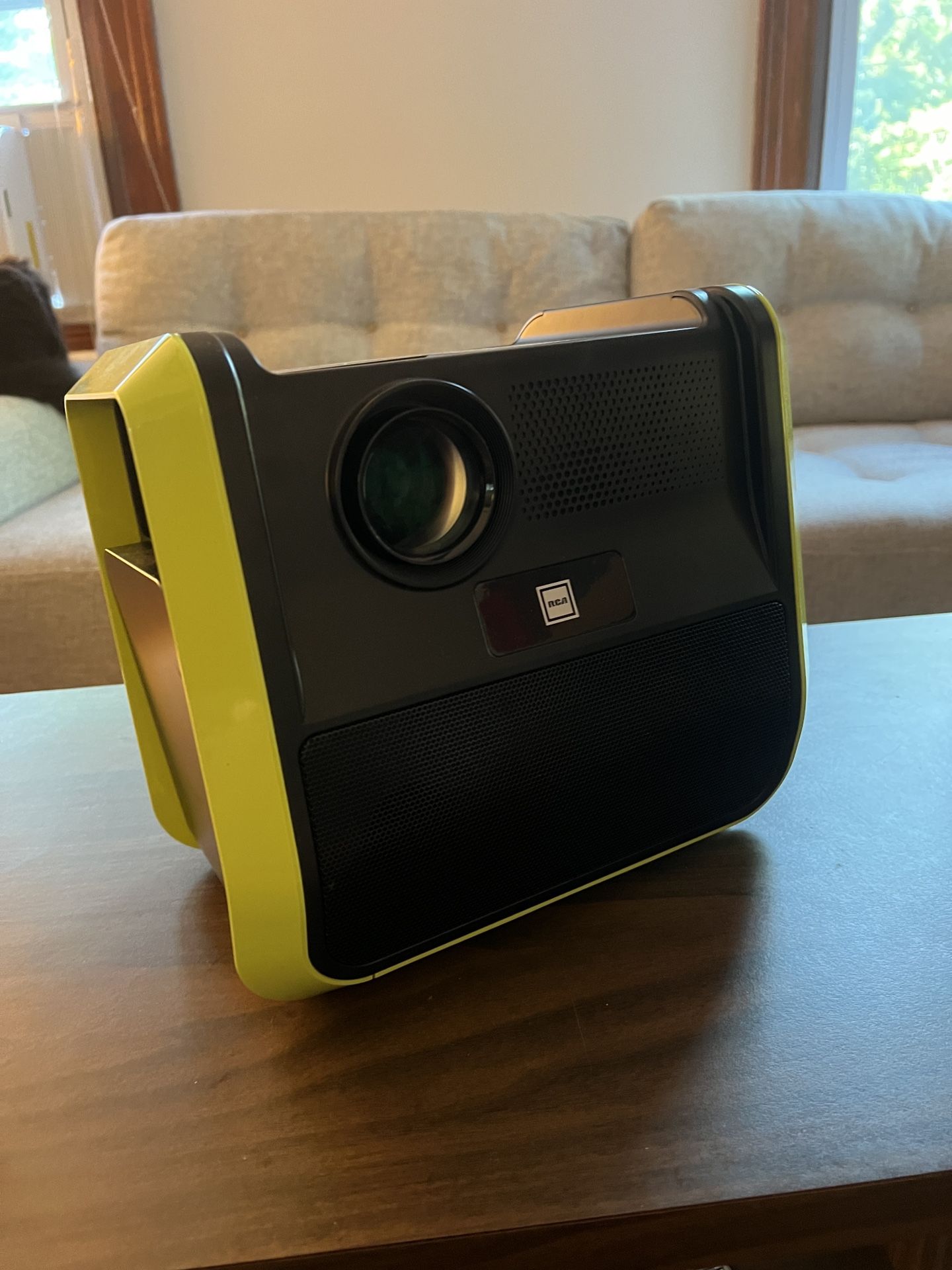 Portable Projector With HDMI Cable