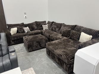 Sectional Brown Oversized New Box 