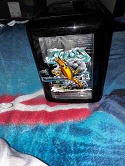 PeelyMini fridge