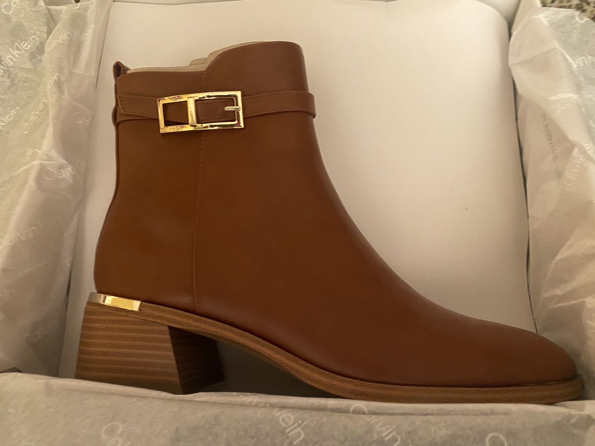 Women’s Calvin Klein Boots Size 9M