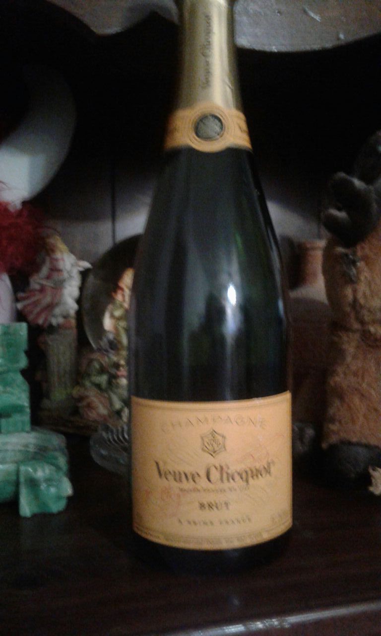 Veuve cliequol Brut champagne