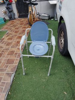 PROLINE POTTY CHAIR 