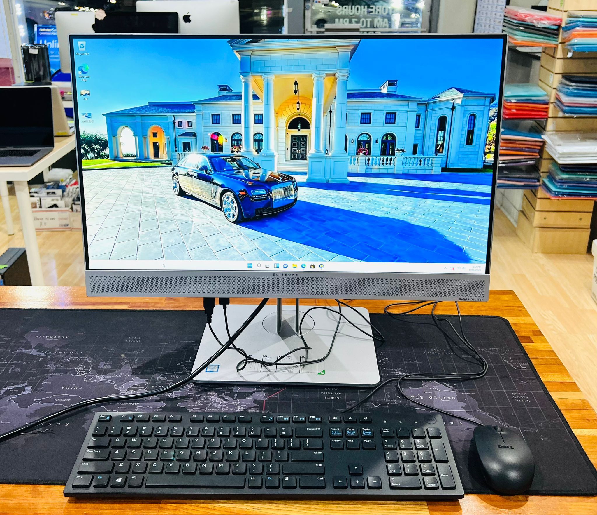 HP EliteOne 800 G3 24” TouchScreen All in one PC Fully Functional