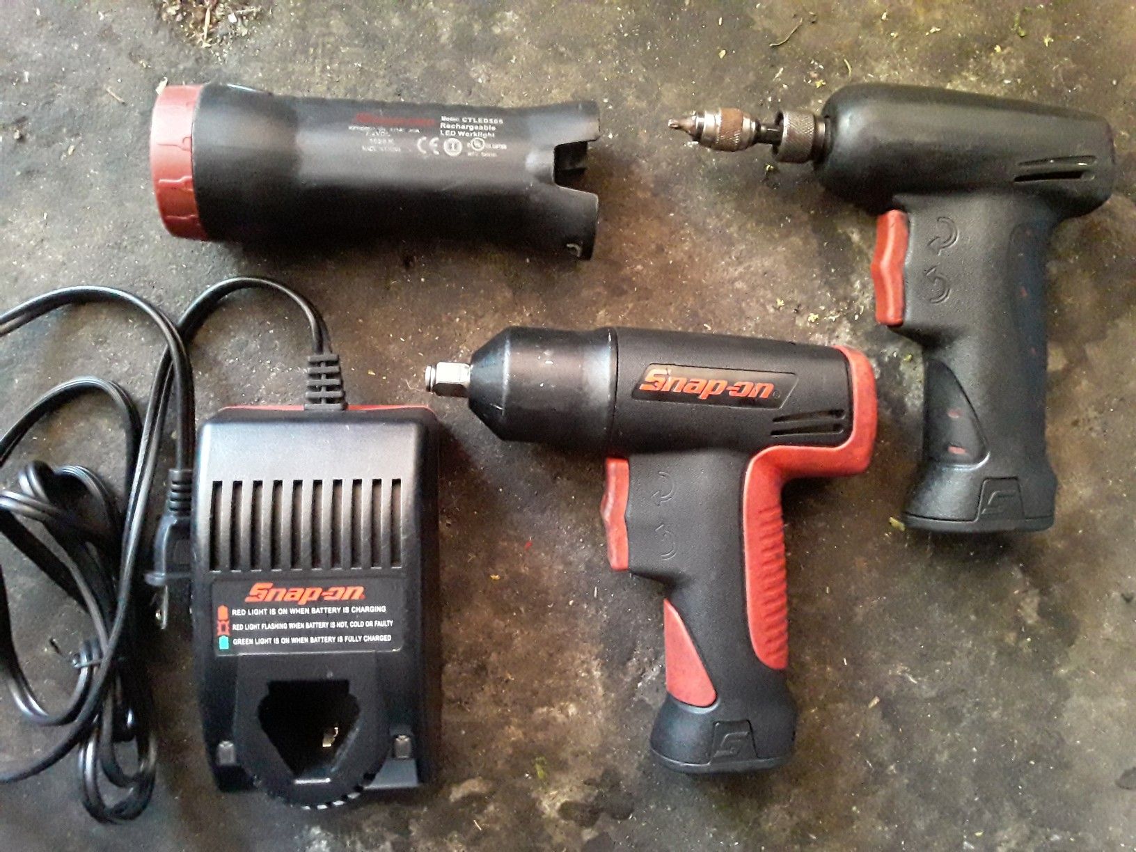 Snap-On 7.2V Impact Wrench + Impact Driver + LED Flashlight + 2 Battery + Charger