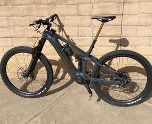 2023 trek rail e-bike.