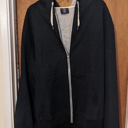 Black XXL True Classic sweatshirt, brand new